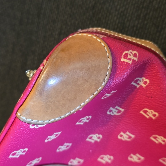 Dooney and Bourke Pink Signature Handbag - Picture 3 of 8